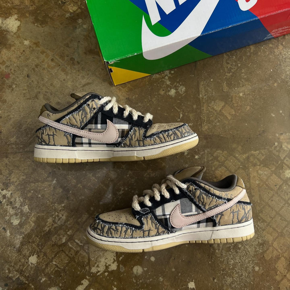 Nike SB Dunk Low X Travis Scott