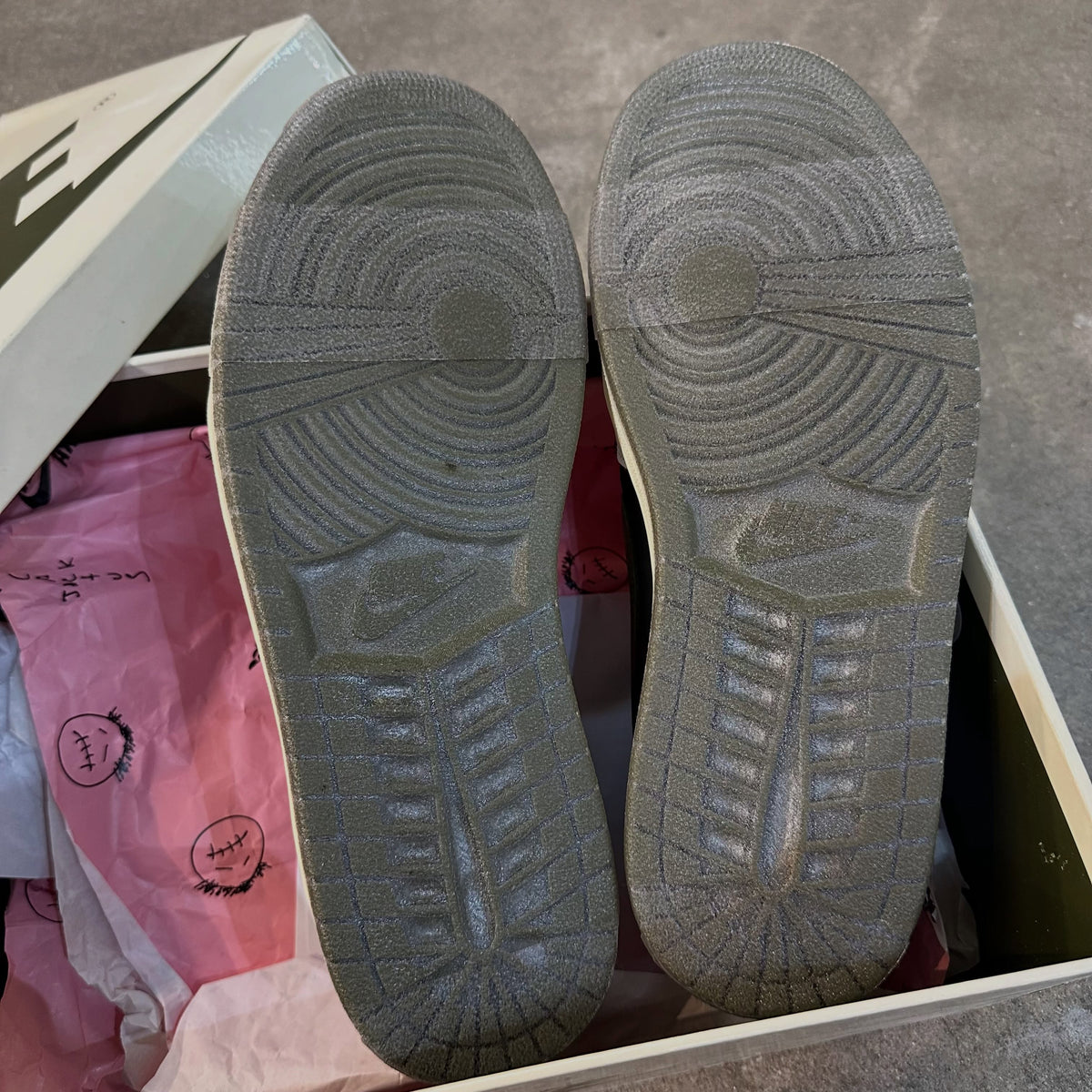 Nike Jordan 1 Retro Low OG SP X Travis Scott Olive (W)