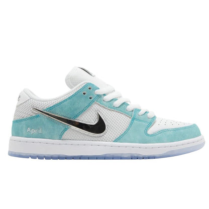 Nike SB Dunk Low X สเก็ตบอร์ดเดือนเมษายน