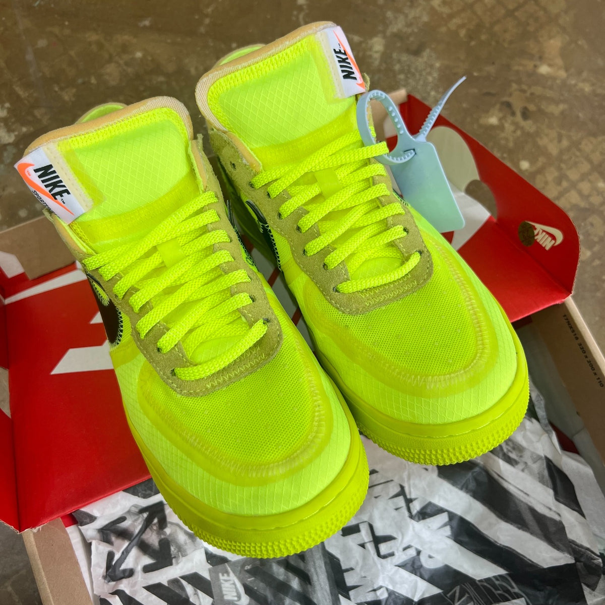 Nike Air Force 1 X Off-White Volt