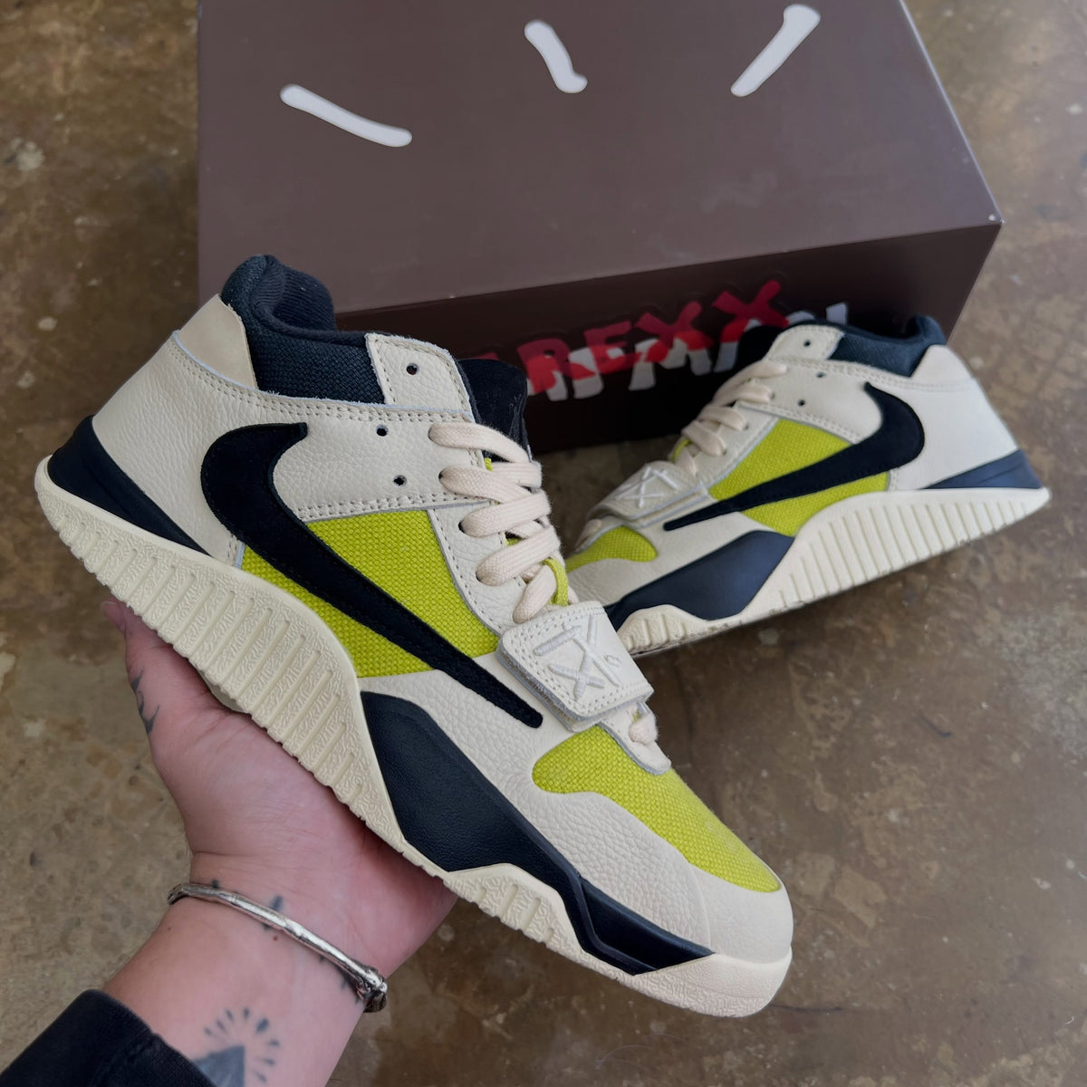 Nike Jordan Jumpman Jack TR X Travis Scott Bright Cactus