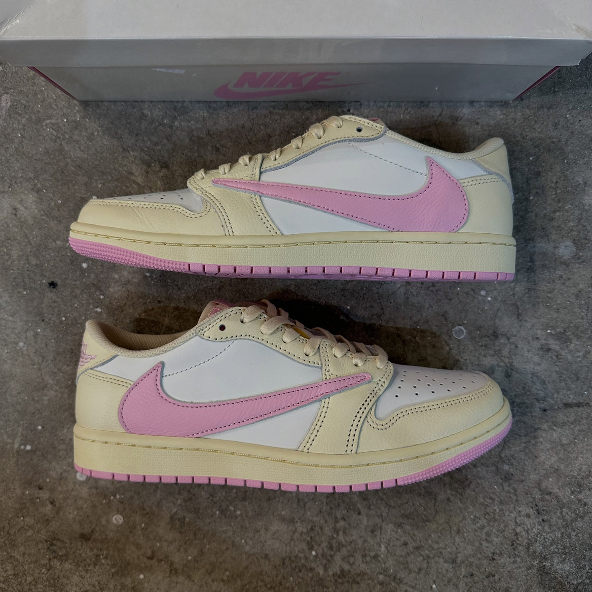 Nike Jordan 1 Retro Low OG SP x Travis Scott Muslin Pink