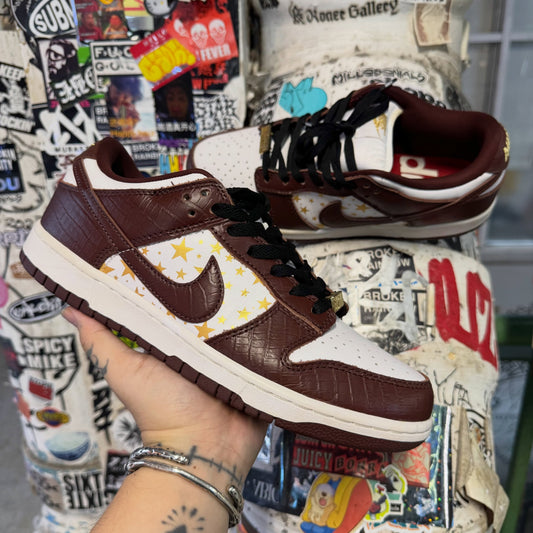 Nike SB Dunk Low Supreme Stars Barkroot (Brown)