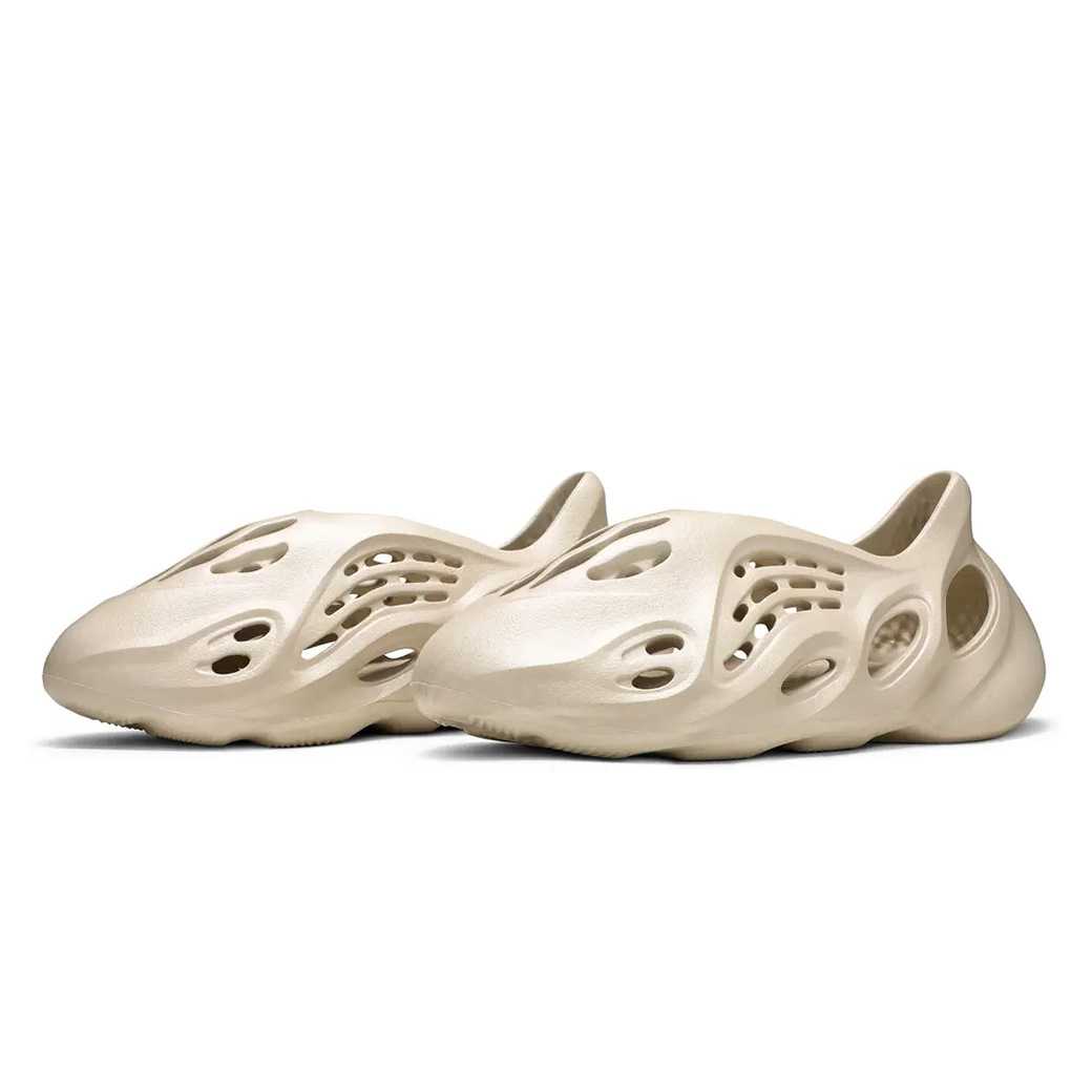 adidas Yeezy Foam RNNR (SAND)