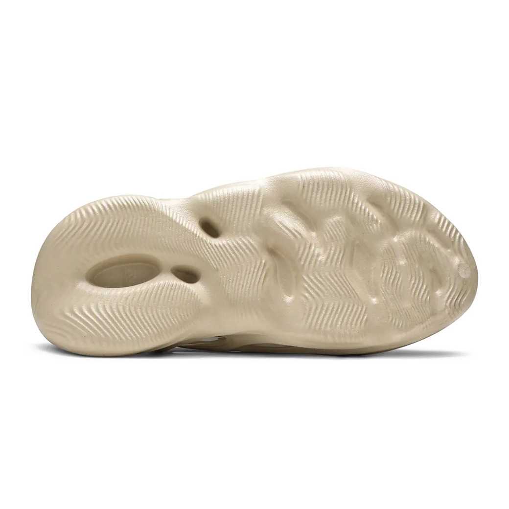 adidas Yeezy Foam RNNR (SAND)